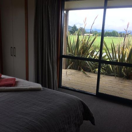 Acheron Cottages Manapouri Bagian luar foto