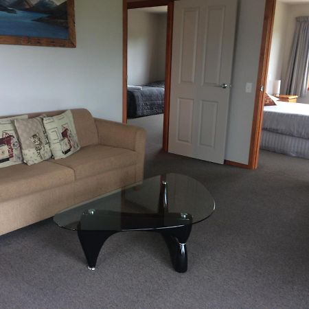 Acheron Cottages Manapouri Bagian luar foto