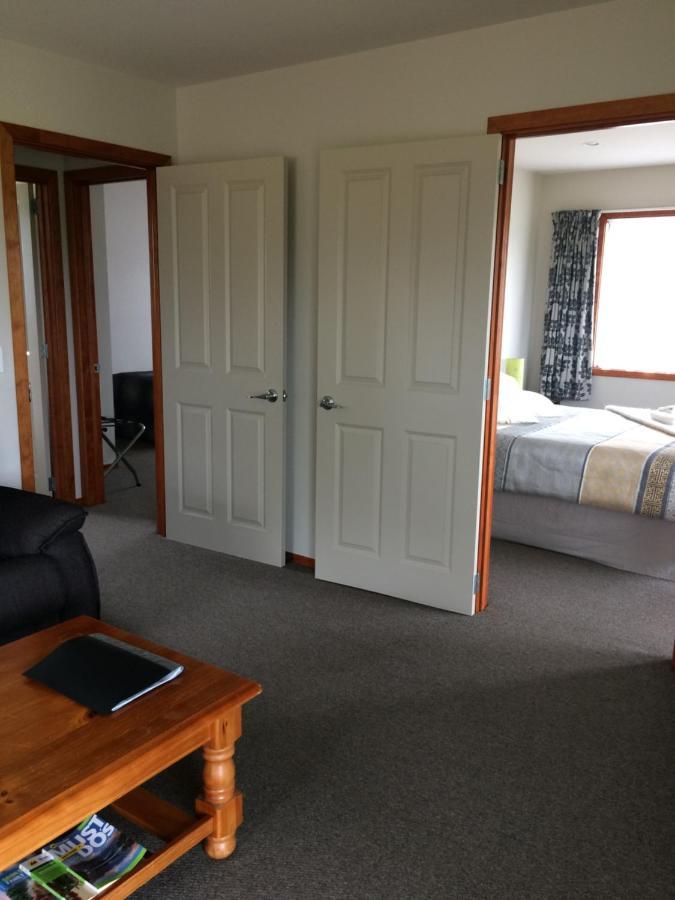 Acheron Cottages Manapouri Bagian luar foto