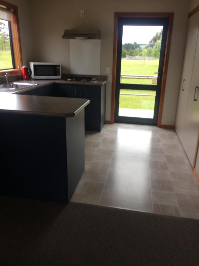 Acheron Cottages Manapouri Bagian luar foto
