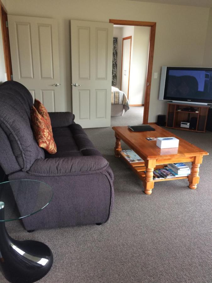 Acheron Cottages Manapouri Bagian luar foto