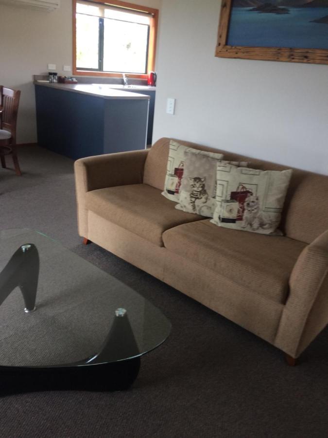 Acheron Cottages Manapouri Bagian luar foto