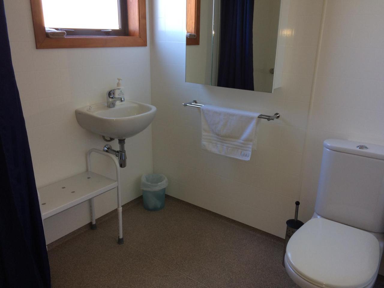 Acheron Cottages Manapouri Bagian luar foto